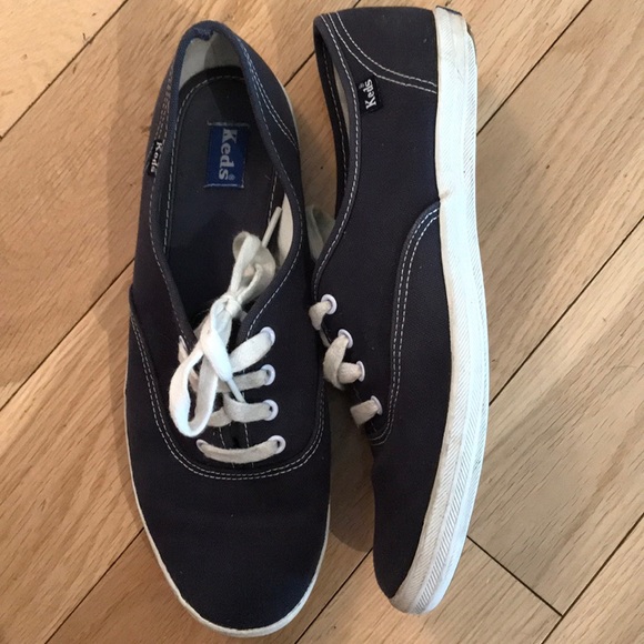 Shoes - Picture 4 of 4